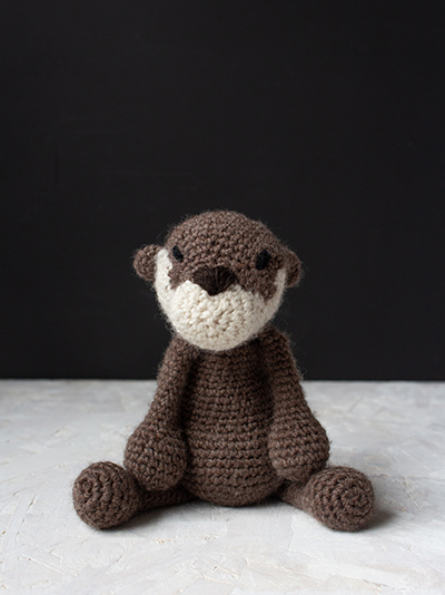 toft_natalie_the_asian_small_clawed_otter_amigurumi_crochet_pattern