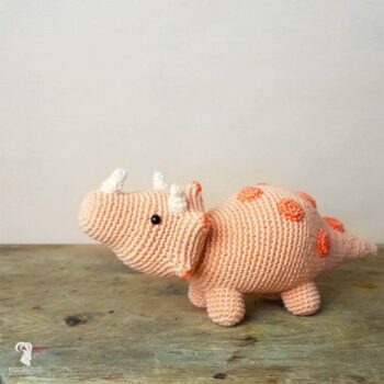HardiCraft Amigurumi Toy Crochet Kit - Dino Triceratops
