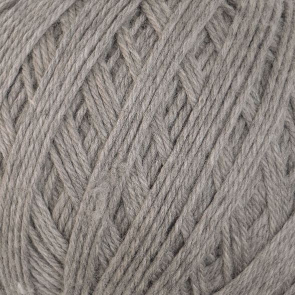 cleckheaton_midlands_merino_8_ply_swatch_ball_8809_alpine_grey