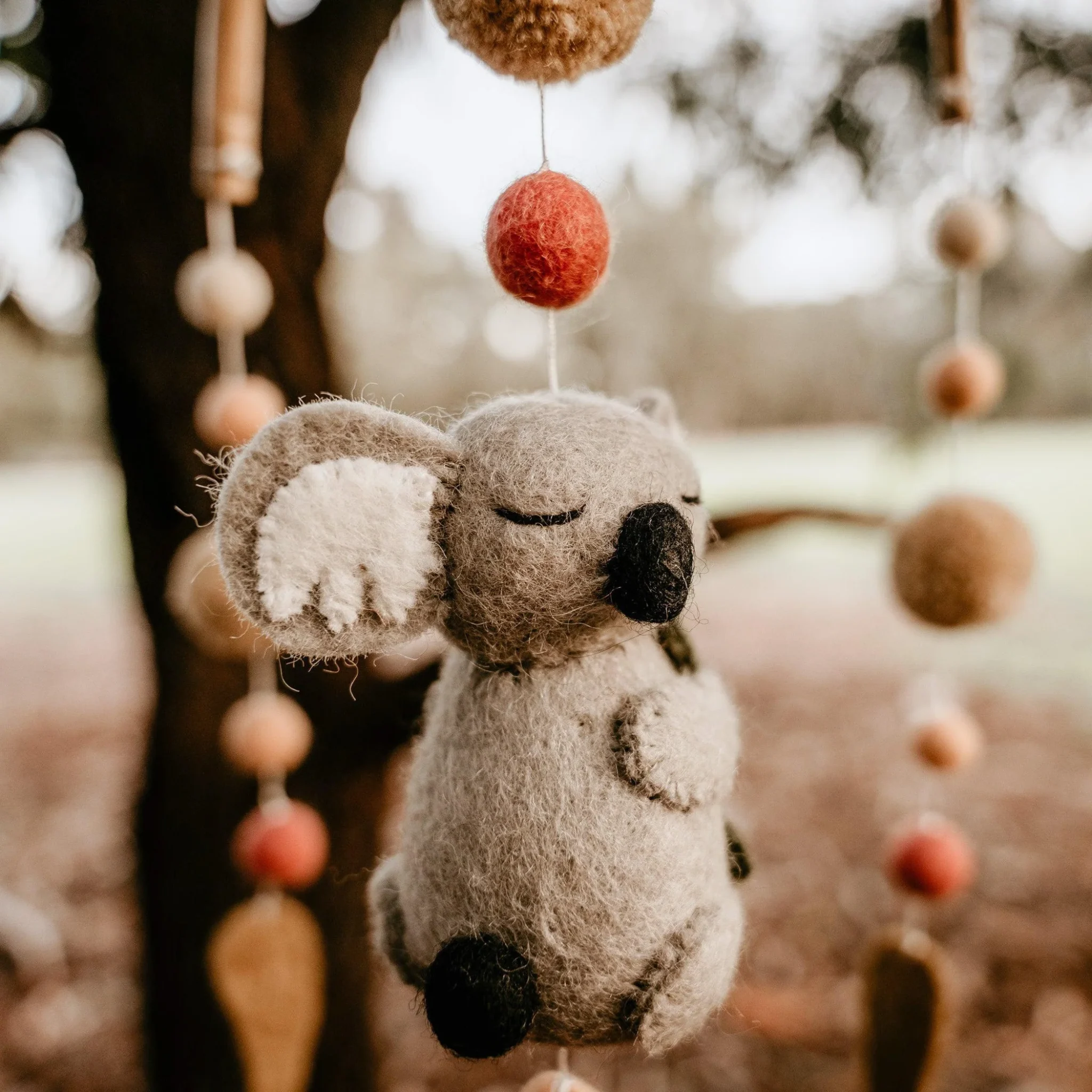felt-koala-baby-mobile-2