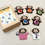 five-little-monkeys-finger-puppets-2