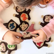 five-little-monkeys-finger-puppets-2