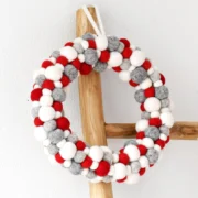 felt-wreaths-3