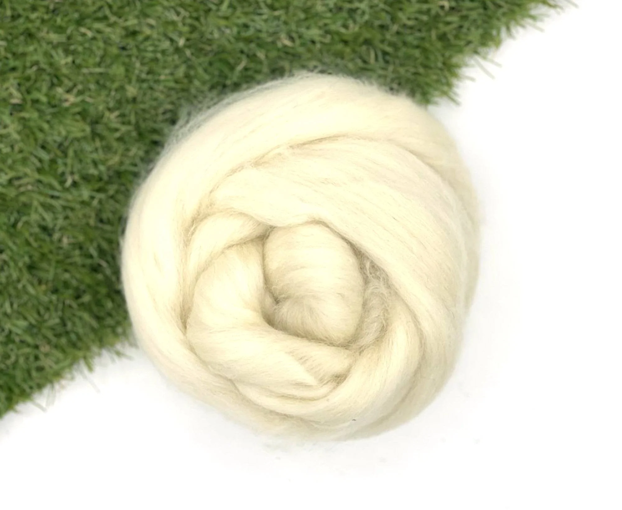 wow-natural-wool-top-white-blue-faced-leicester-top-28688006414379_45cf9d70-d687-452b-b5b4-436df0dfa71c